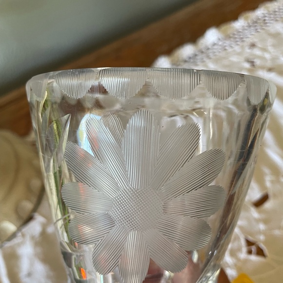 Princess House Tall Etched Vase - Picture 10 of 13